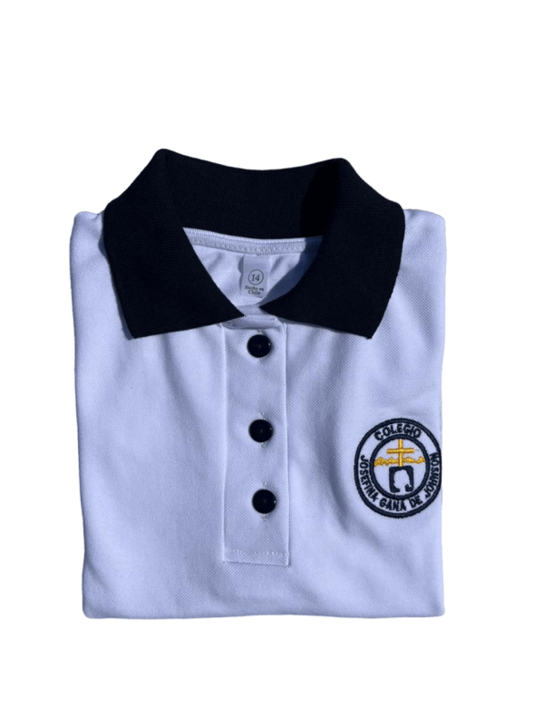 Polera Pique, con cuello, bordada. Tela y confección nacional